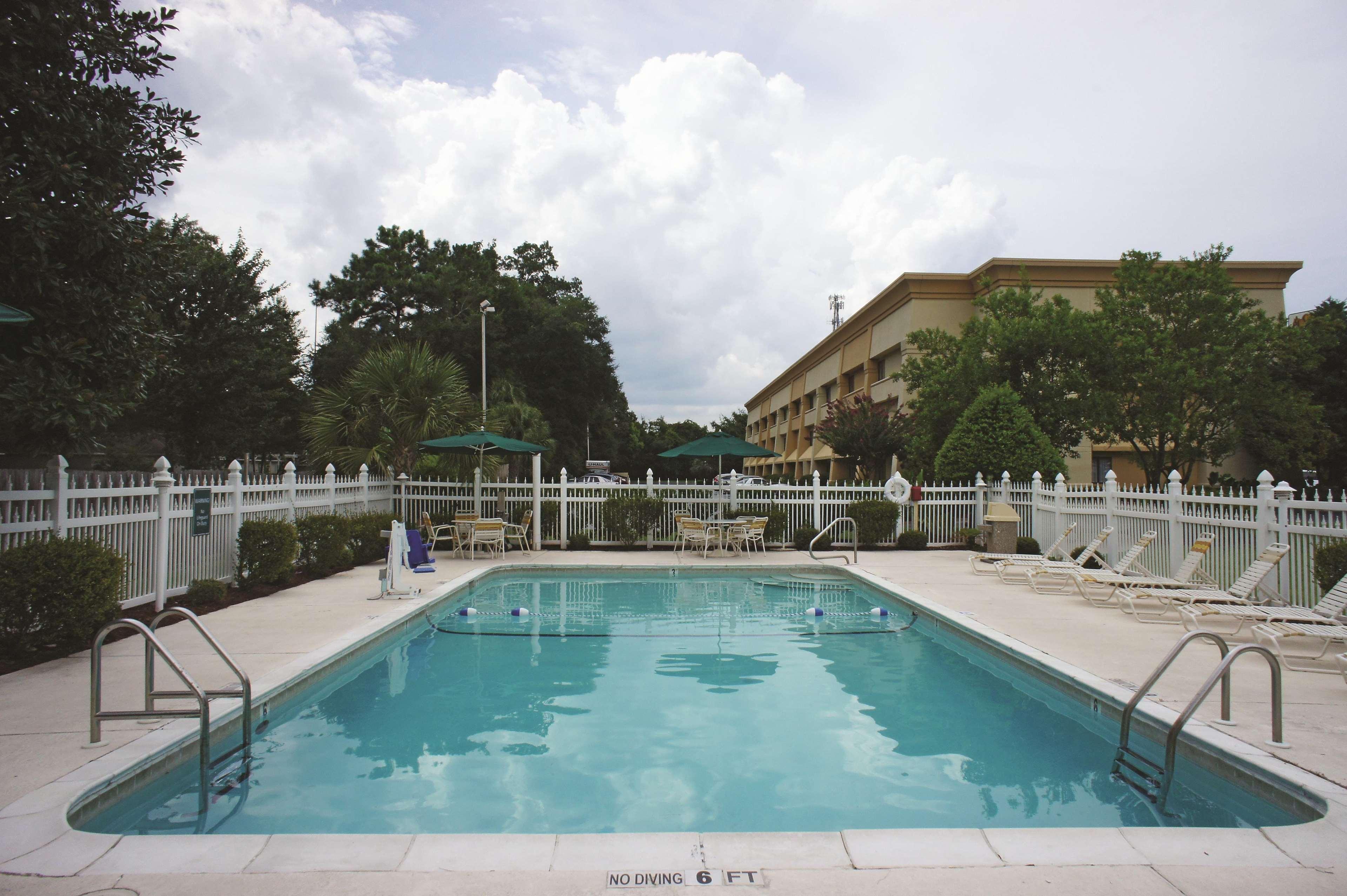 Hotel Wingate by Wyndham Brunswick Exterior foto